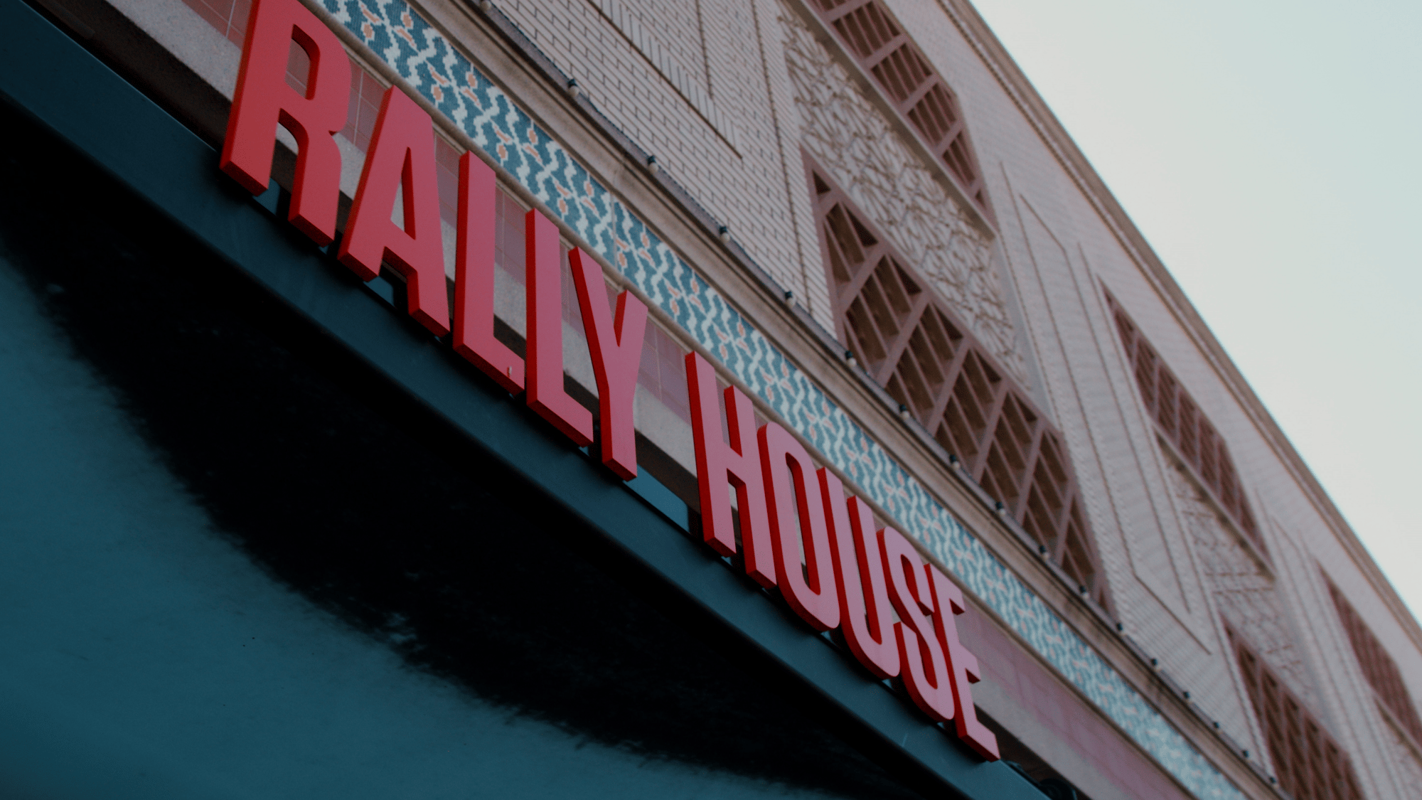 sitoo_2024_offlinemode_rallyhouse_opt_hero_l